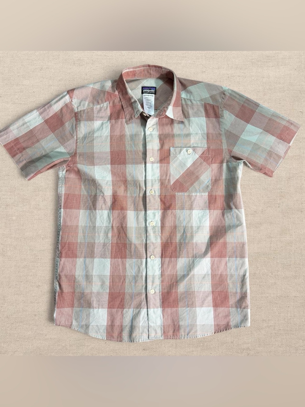 Patagonia Men's Short Sleeve Button Front Shirt Plaid Casual Organic Cotton Sz M
